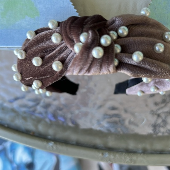 A velvety material with pearls. Absolutely beautiful - Picture 2 of 3